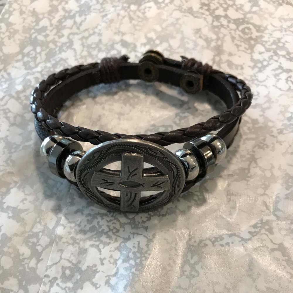 NWOT Unisex brown/silver tone bracelet.